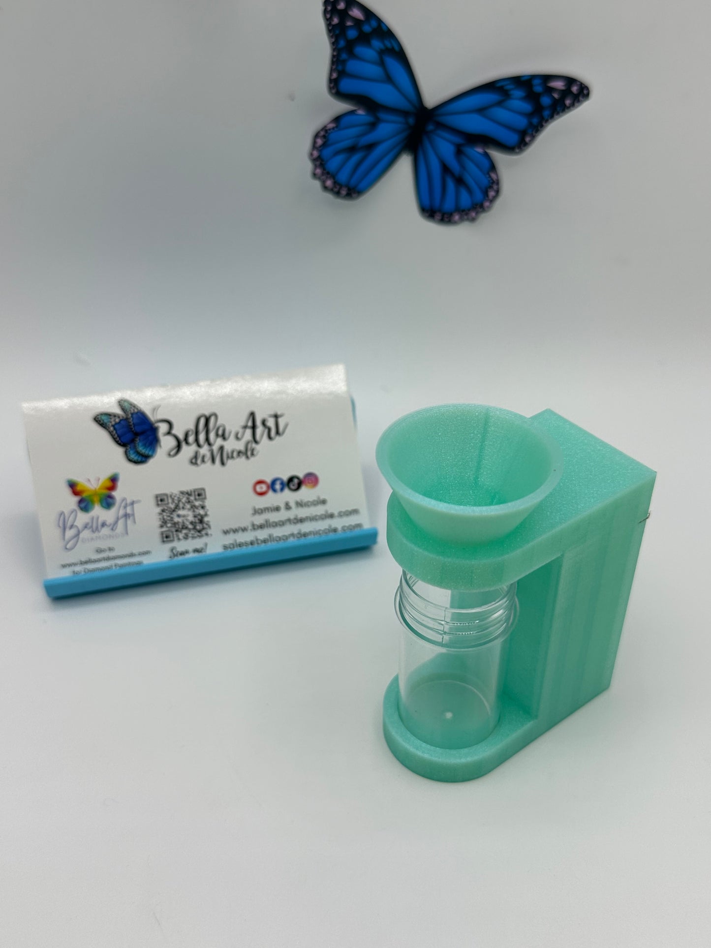 Hands Free Diamond Painting Funnel for Round Containers