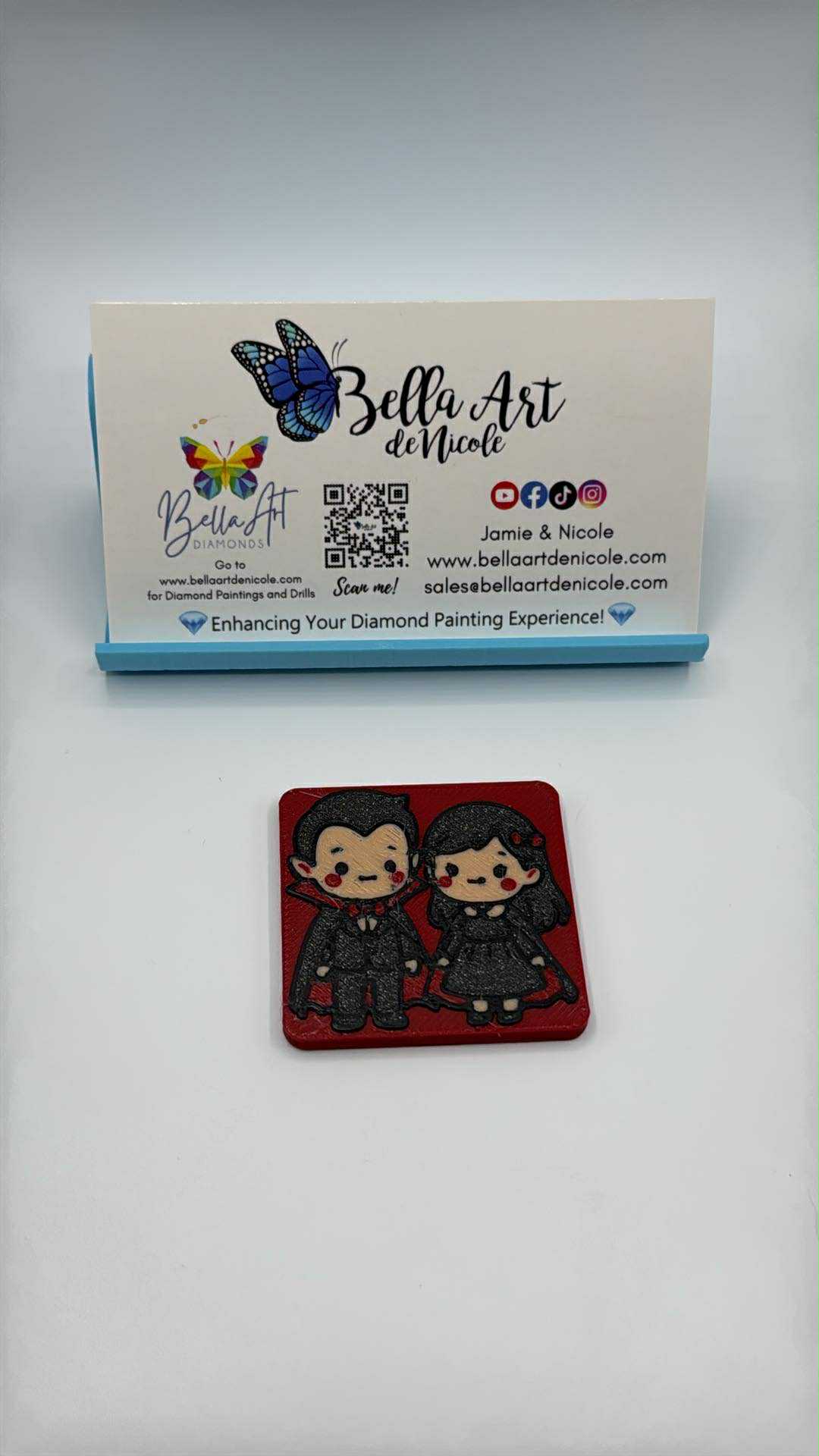 2.2/3.2 Vampire Couple Diamond Painting Drill Trays