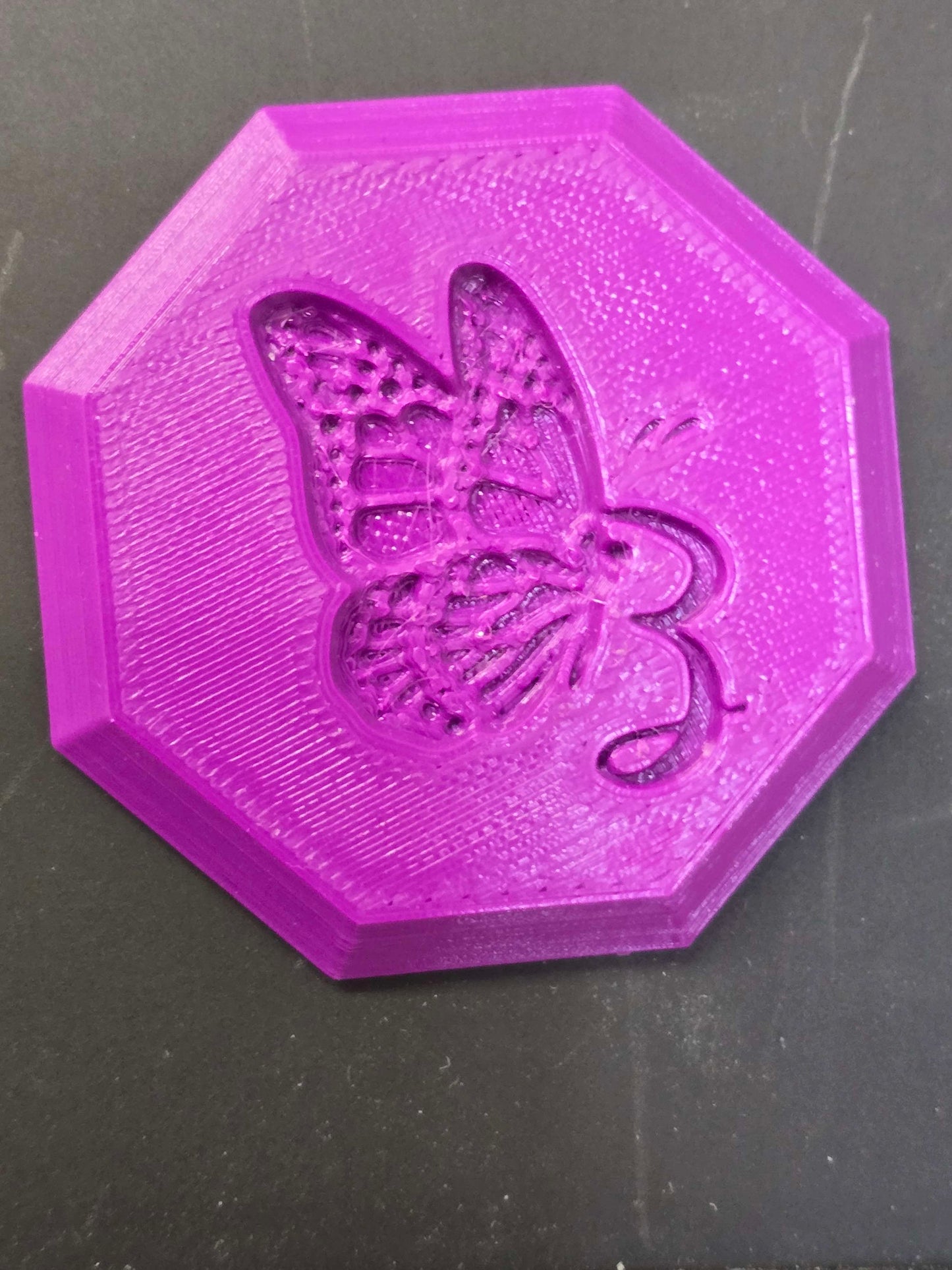 Magnetic Diamond Painting WIP & Coverminder Display Stand