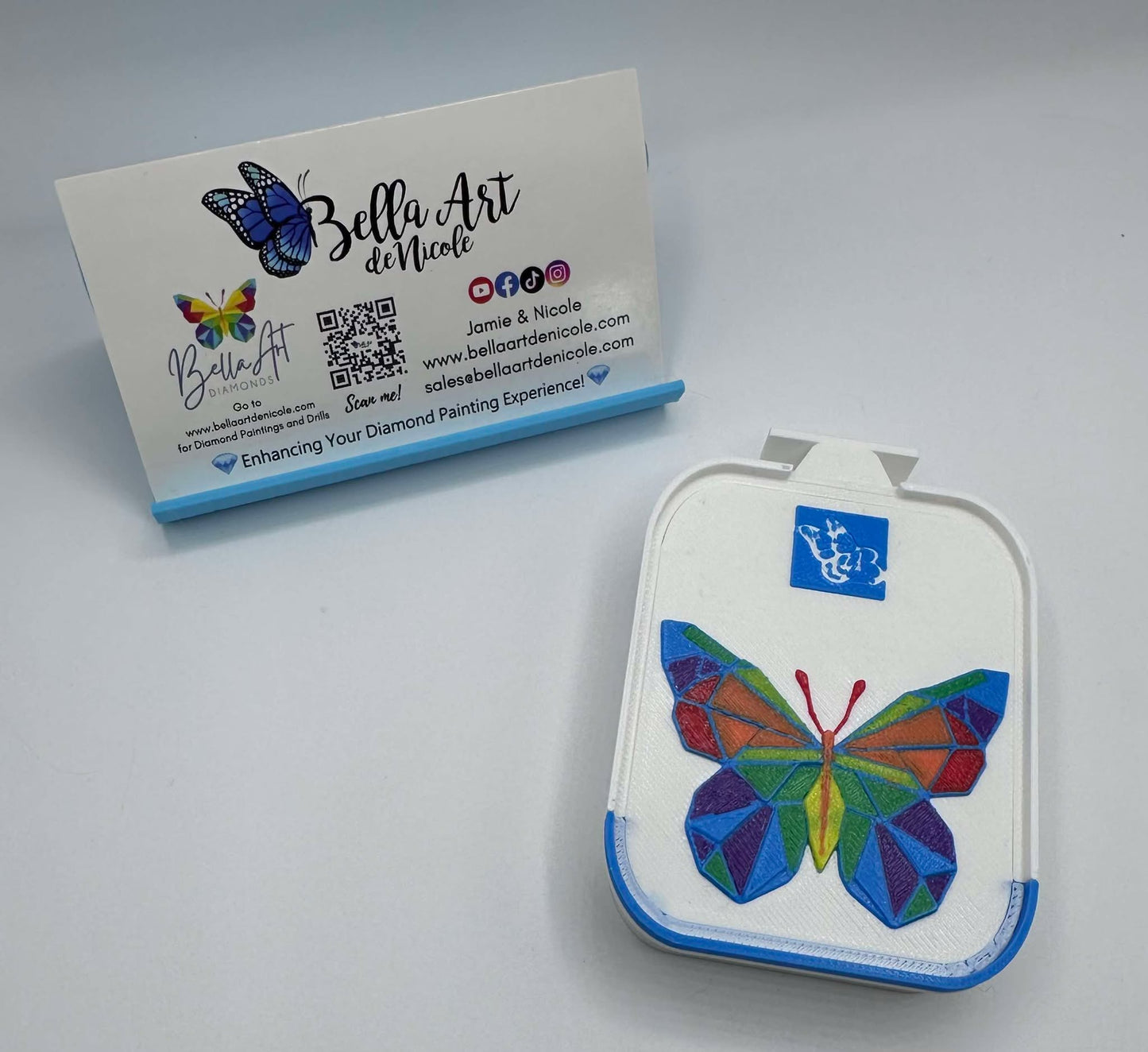 2.2/3.2 Bella Art Diamonds Logo Diamond Painting Trays