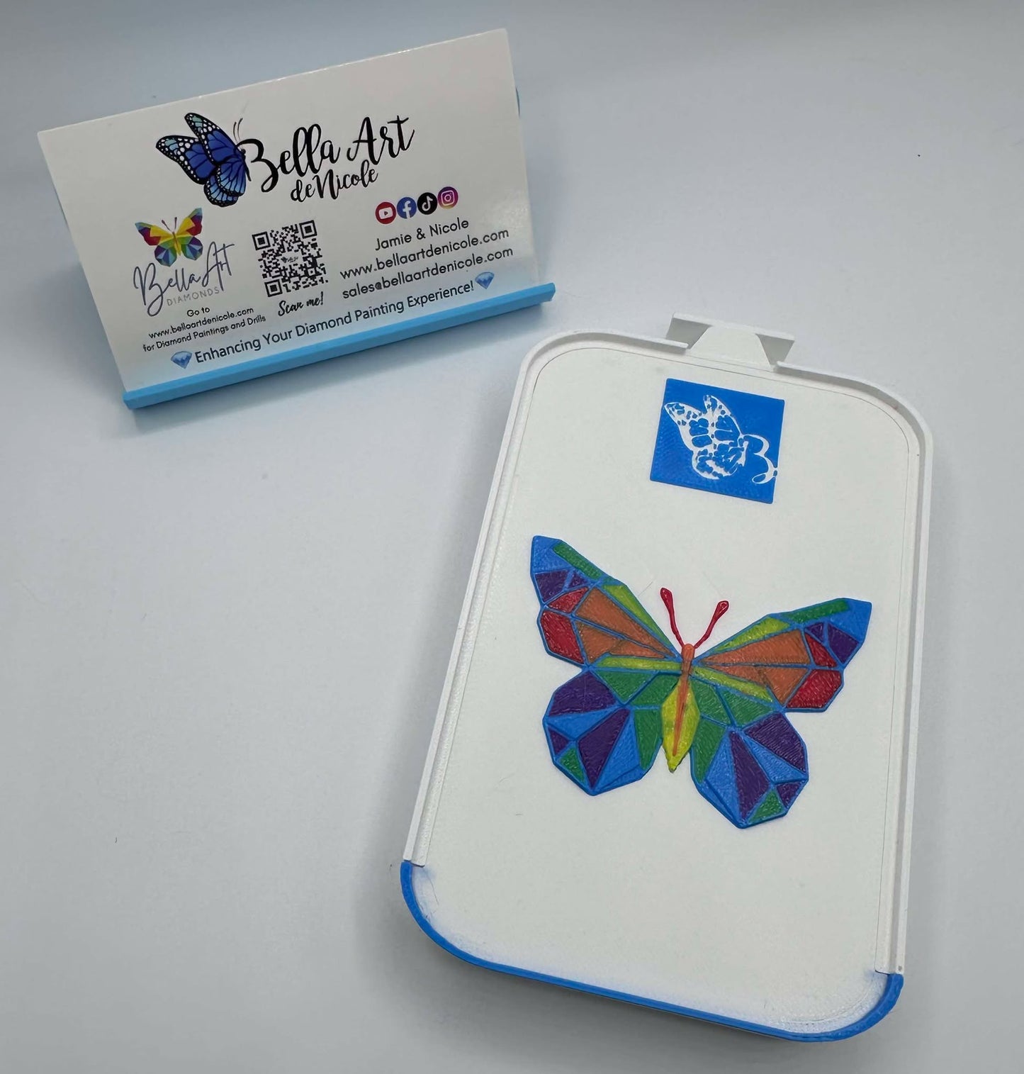 2.2/3.2 Bella Art Diamonds Logo Diamond Painting Trays