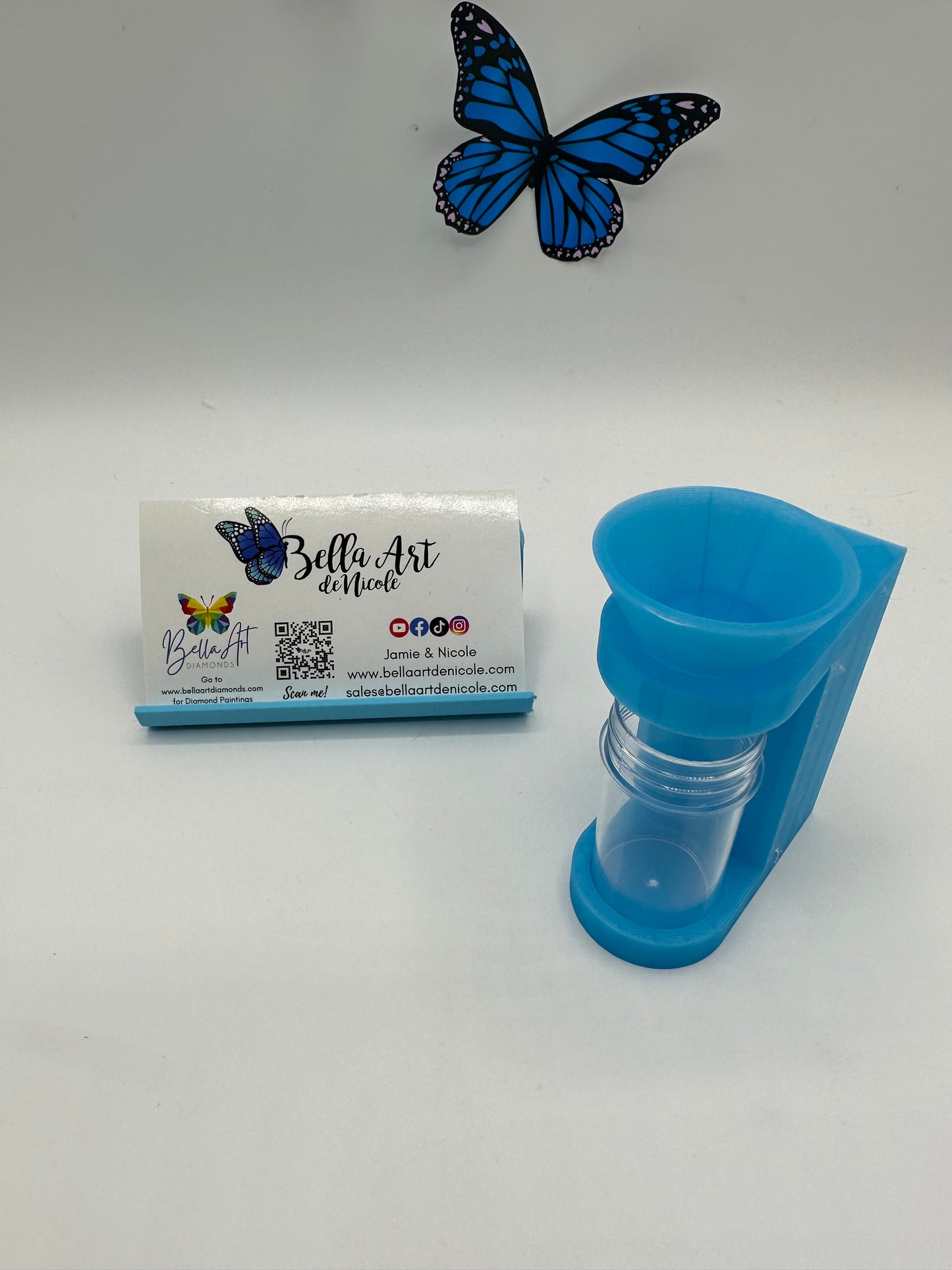 Hands Free Diamond Painting Funnel for Round Containers