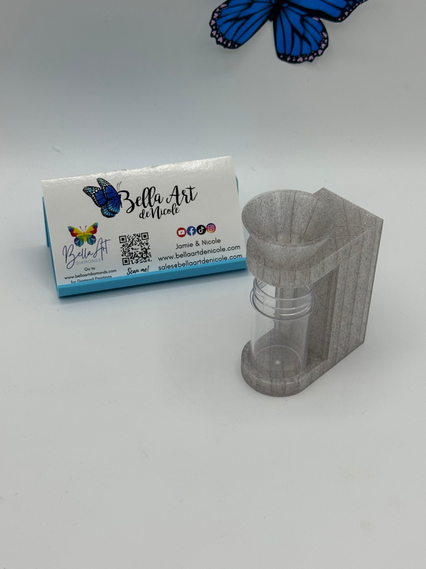 Hands Free Diamond Painting Funnel for Round Containers