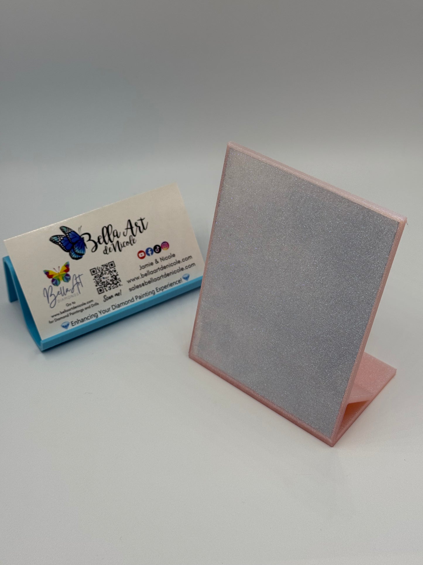 Magnetic Diamond Painting WIP & Coverminder Display Stand