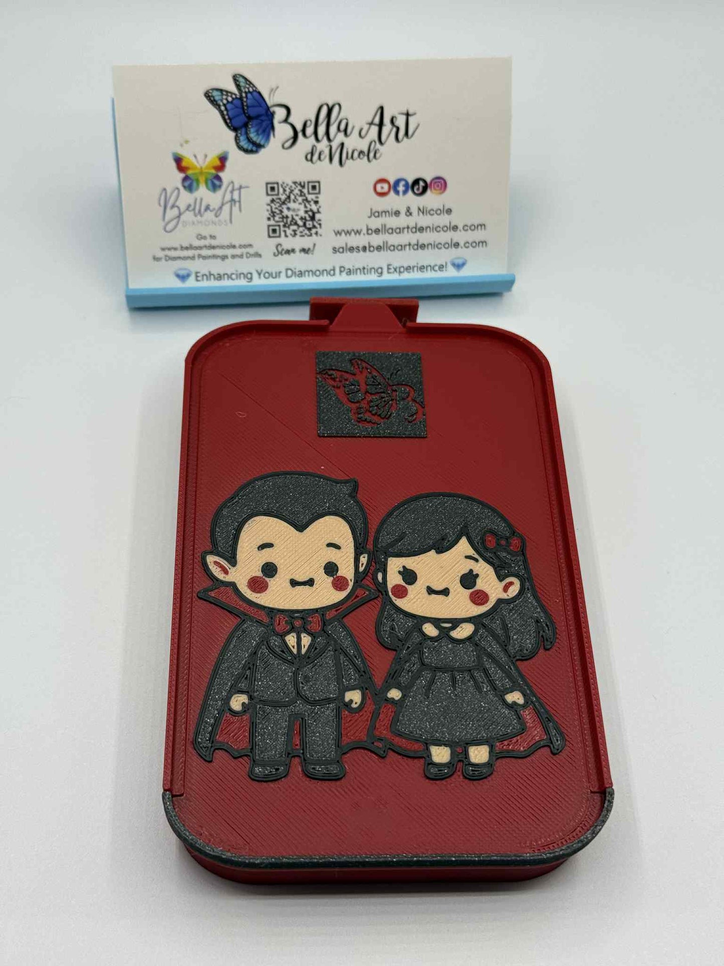 2.2/3.2 Vampire Couple Diamond Painting Drill Trays