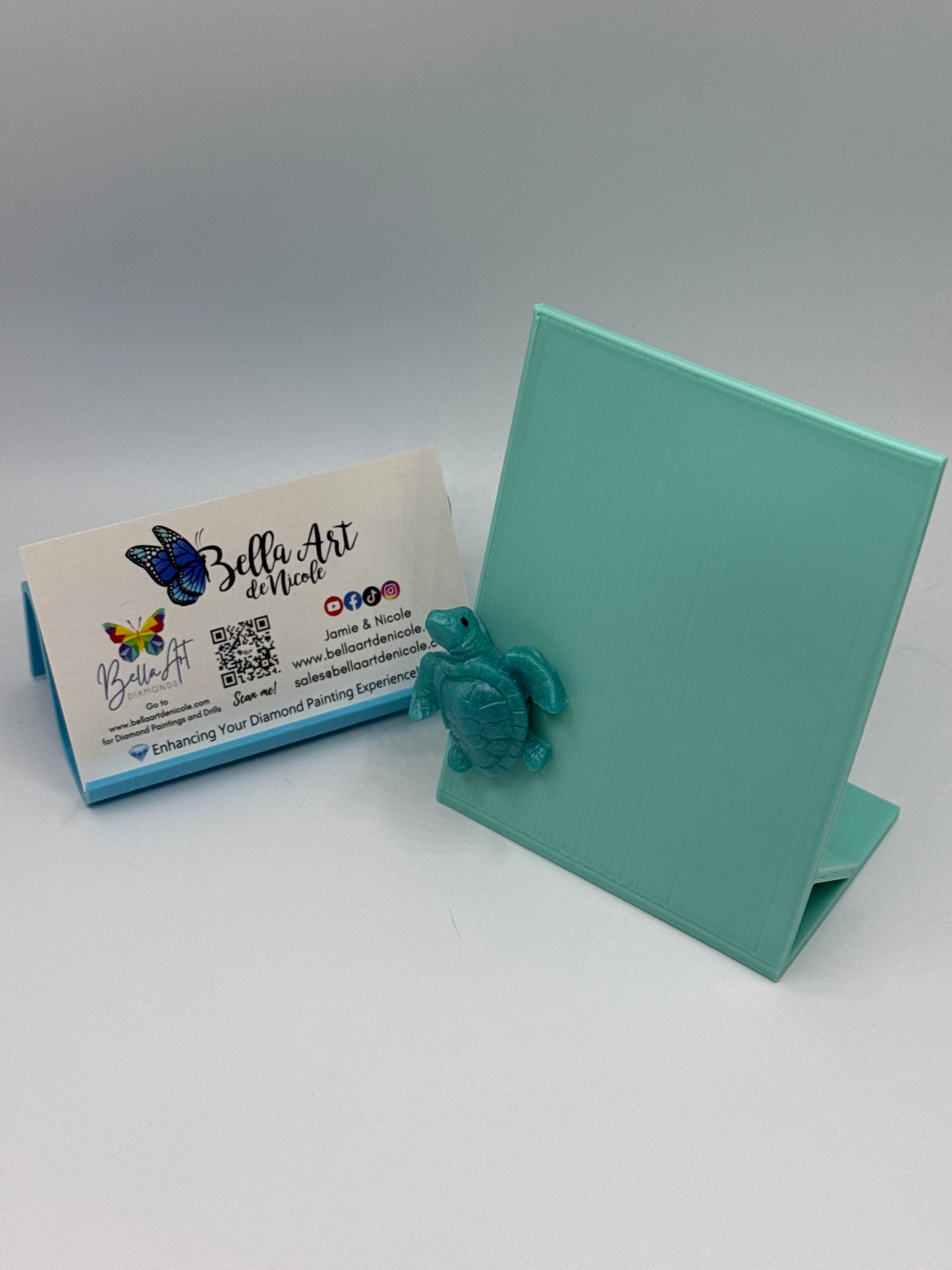 Magnetic Diamond Painting WIP & Coverminder Display Stand