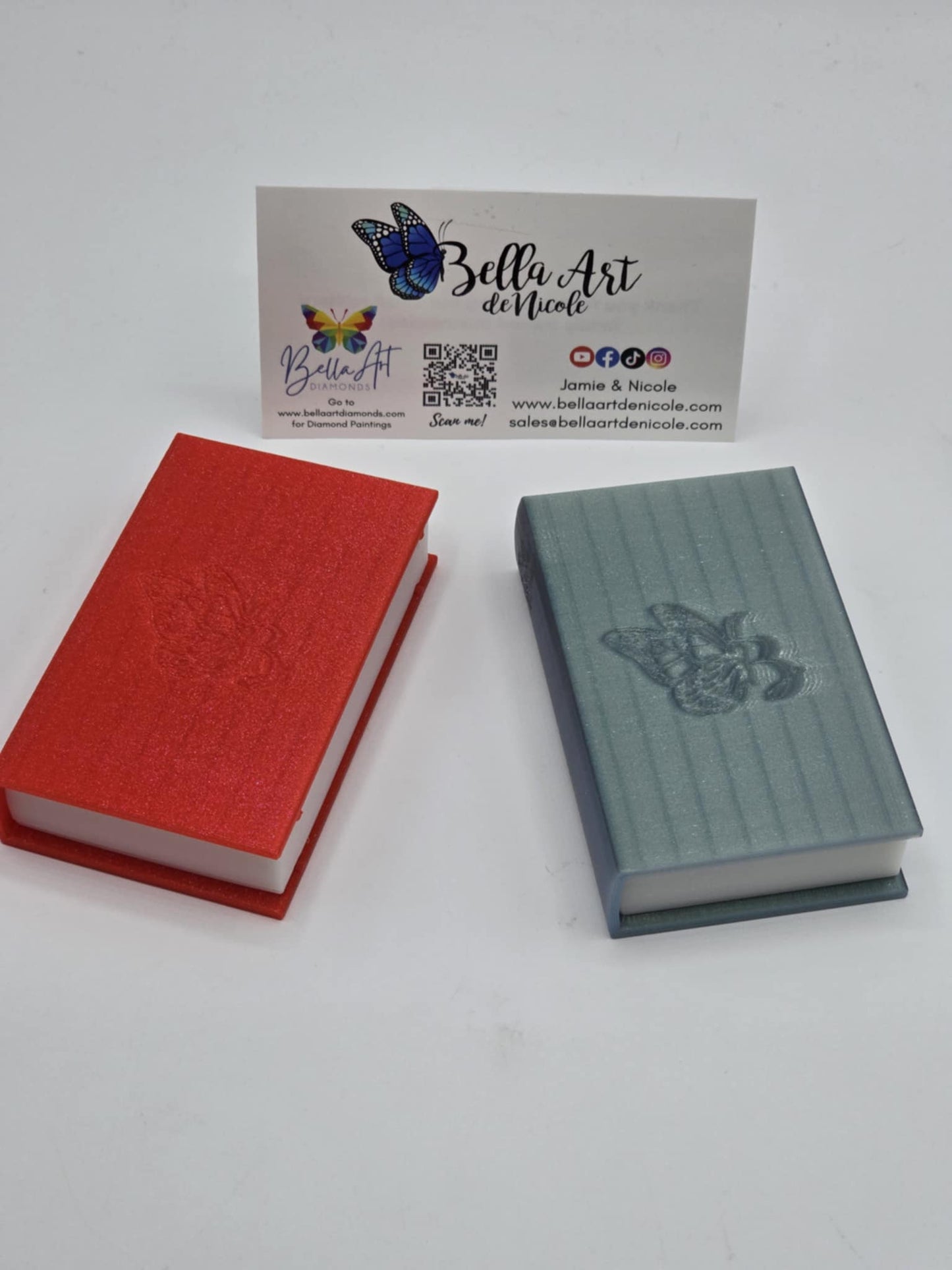 One of a Kind Bella Book Diamond Painting Tray with Book Cover