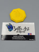 Load image into Gallery viewer, Mini Bella Cover Minder
