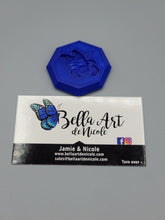 Load image into Gallery viewer, Mini Bella Cover Minder

