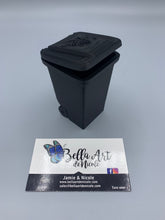 Load image into Gallery viewer, Mini Trash Can/Diamond Painting Pen Holder
