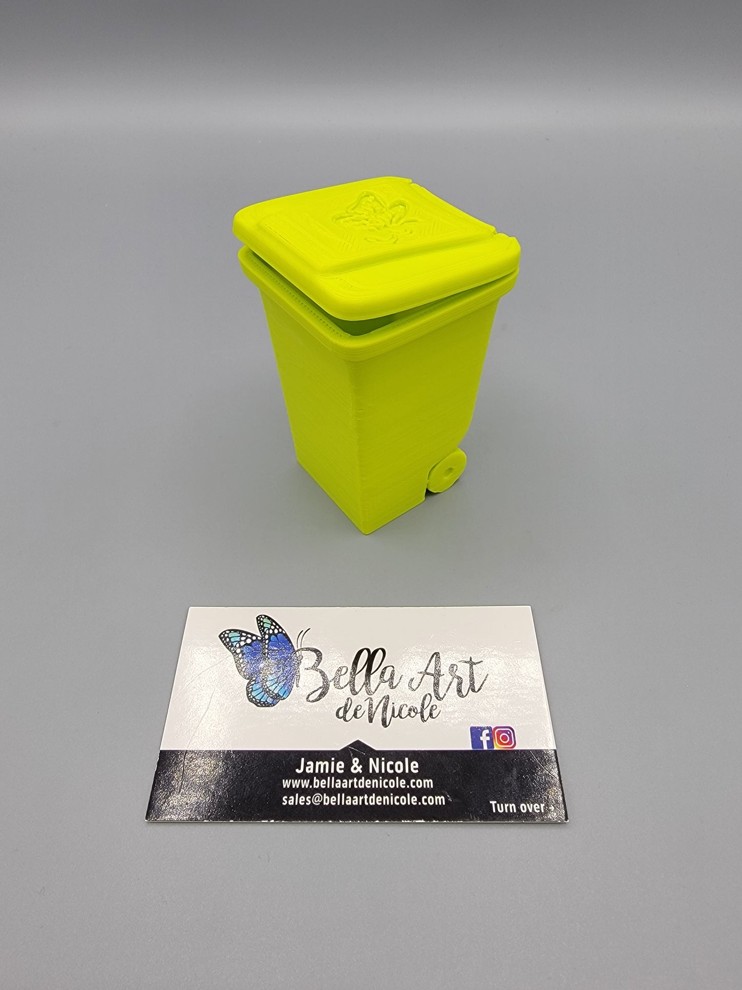 Tiny Trash Can